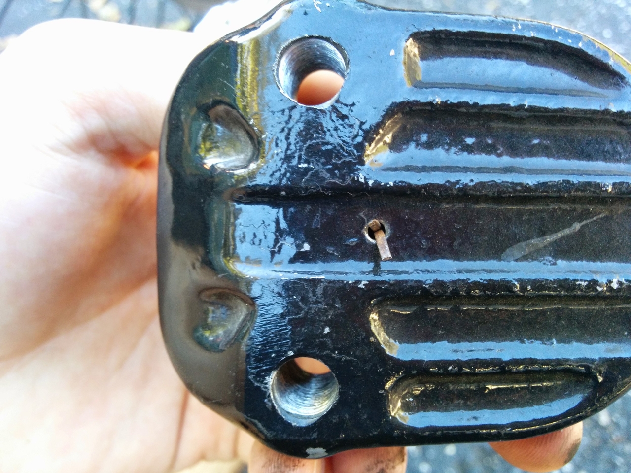 Pin holding brake pad